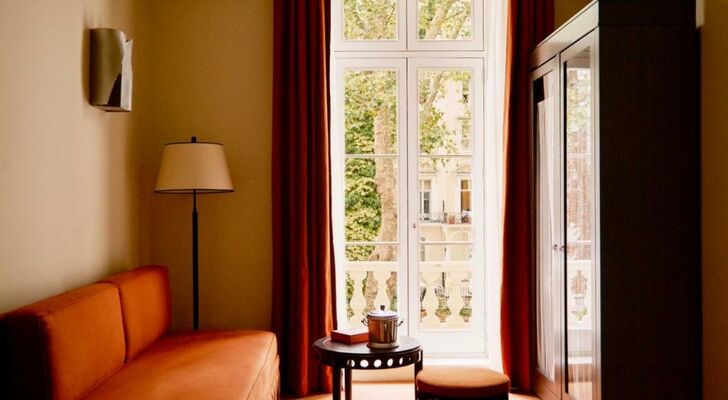 Grand Hotel Bellevue London